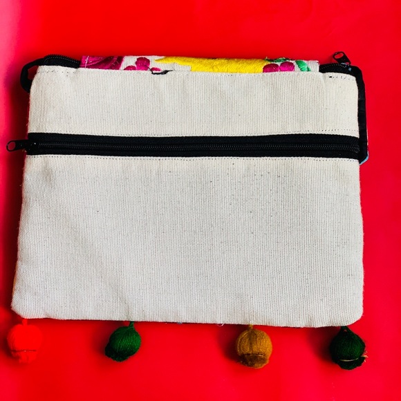 Crossbody🌸🌺•Frida Kahlo• Handmade in Belize - Picture 4 of 5